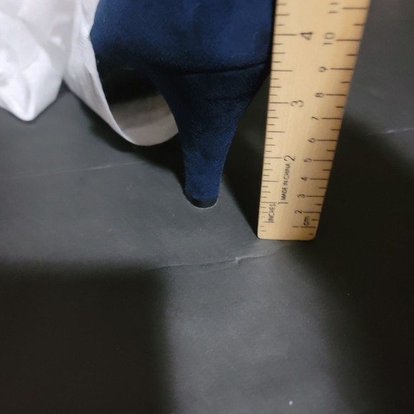 Boston Design Studio Faux Suede Pumps Women 9.5 Midnight Blue Career Heels - Picture 8 of 8